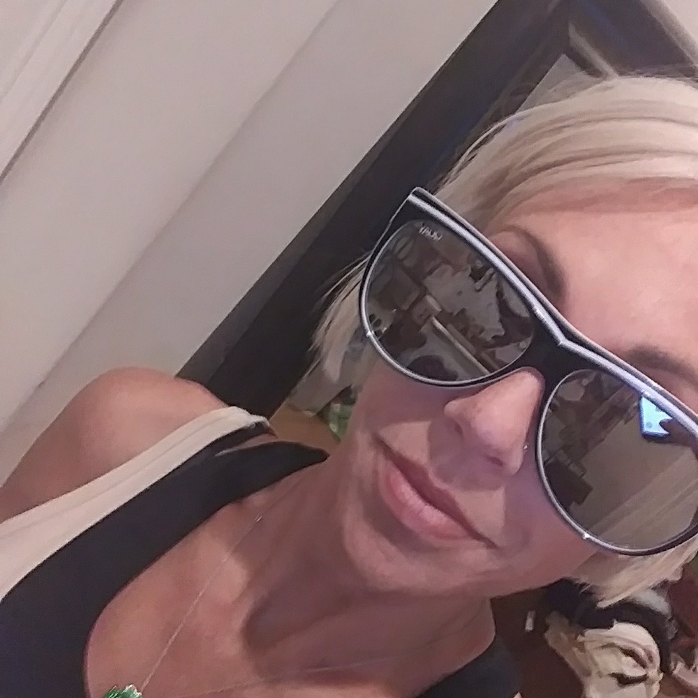 Quay Hollywood Nights mirrored Sunglasses